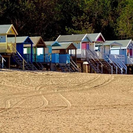 Gone To The Beach Flat 1 Хънстантън Екстериор снимка