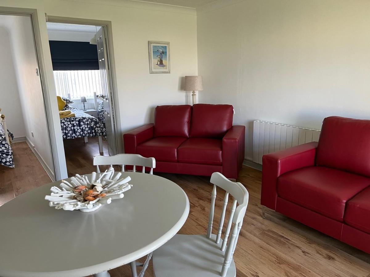 Gone To The Beach Flat 1 Хънстантън Екстериор снимка
