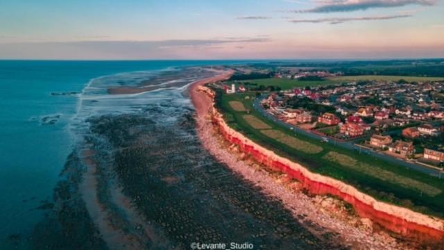Gone To The Beach Flat 1 Хънстантън Екстериор снимка