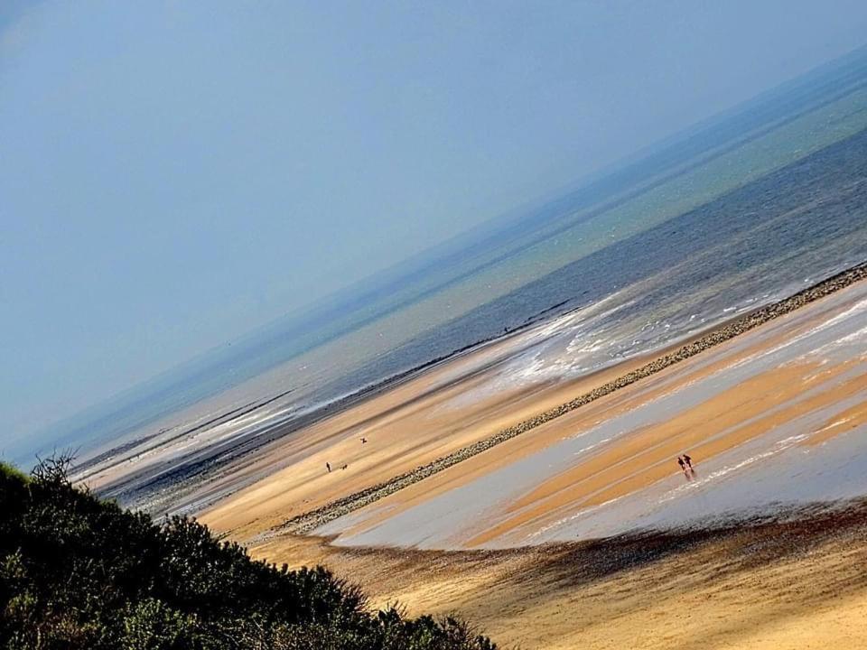 Gone To The Beach Flat 1 Хънстантън Екстериор снимка